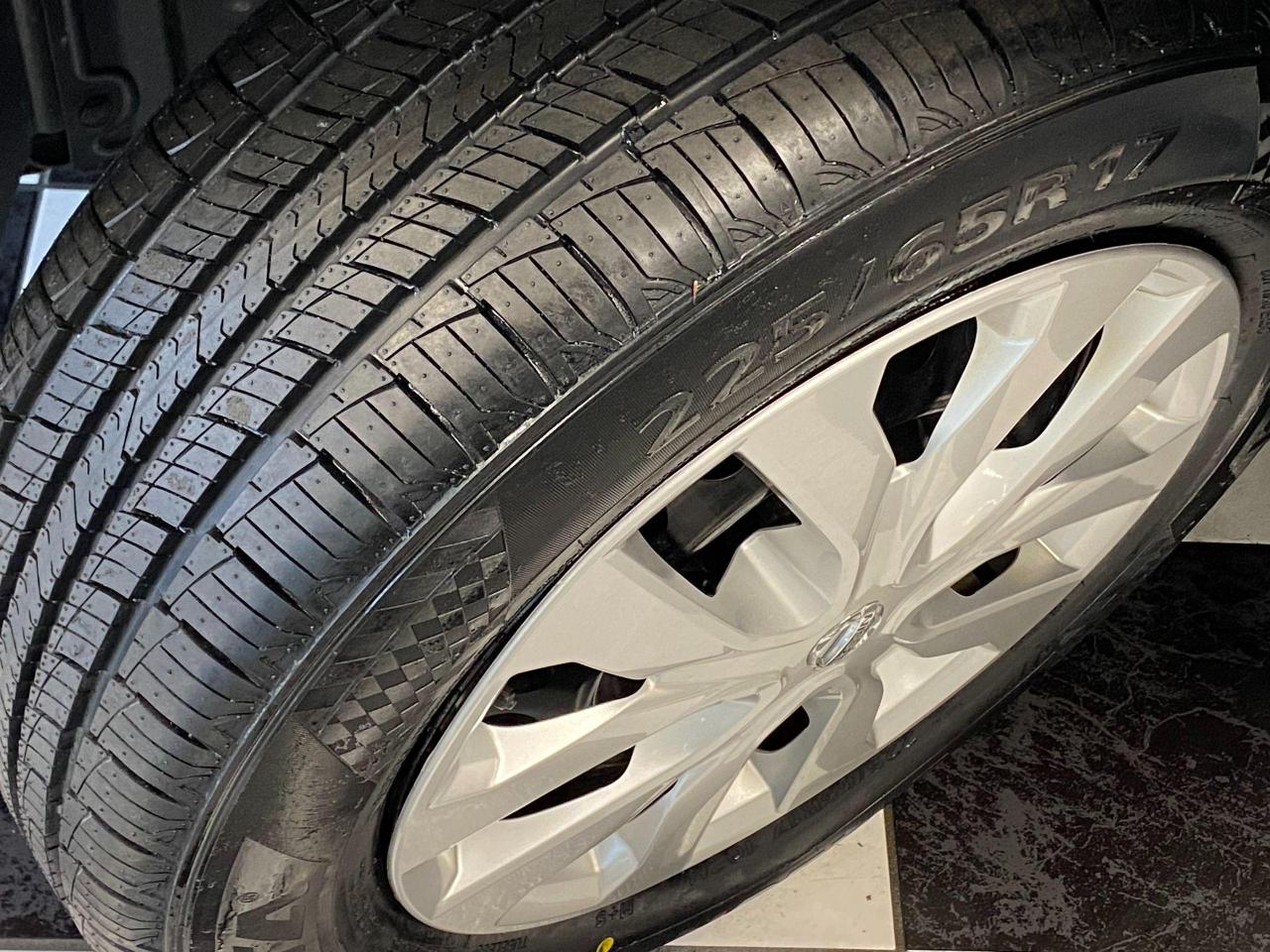 2018 Nissan Rogue S+Apple Play+Blind Spot+Camera+ACCIDENT FREE - Photo #11