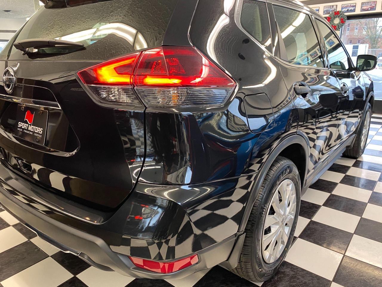 2018 Nissan Rogue S+Apple Play+Blind Spot+Camera+ACCIDENT FREE Photo110