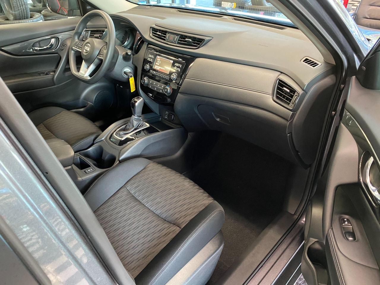 2017 Nissan Rogue S+Camera+Heated Seats+ACCIDENT FREE - Photo #20