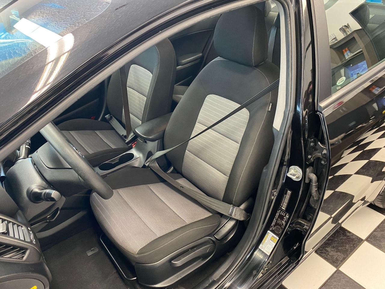 2016 Kia Forte LX+Sunroof+Heated Seats+Bluetooth+ACCIDENT FREE - Photo #19