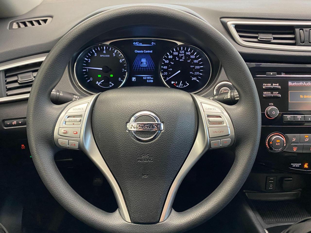 2016 Nissan Rogue SV+Push Start+Camera+Heated Seats+ACCIDENT FREE - Photo #9