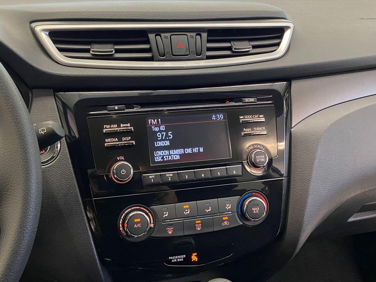 2016 Nissan Rogue SV+Push Start+Camera+Heated Seats+ACCIDENT FREE - Photo #10