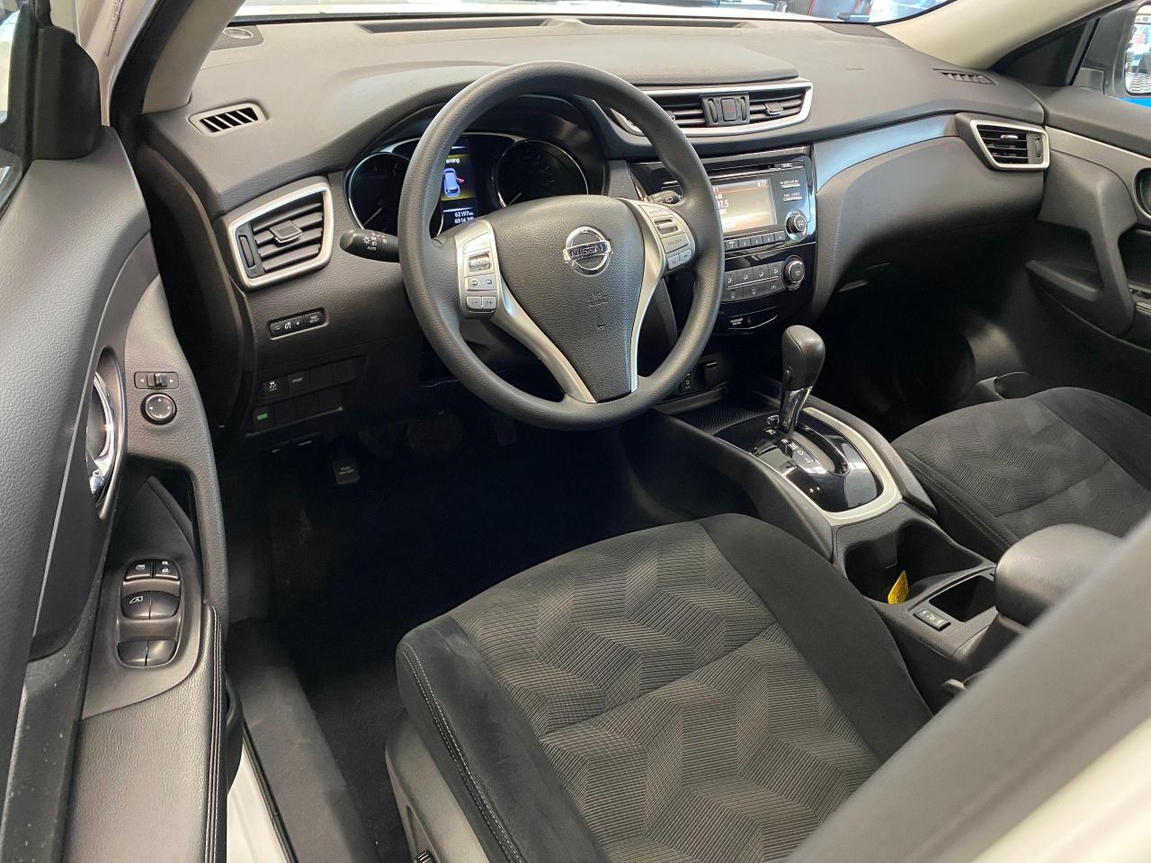 2016 Nissan Rogue SV+Push Start+Camera+Heated Seats+ACCIDENT FREE - Photo #16