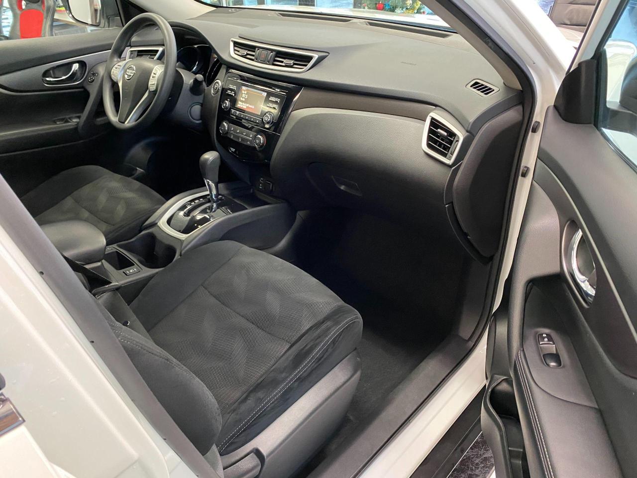 2016 Nissan Rogue SV+Push Start+Camera+Heated Seats+ACCIDENT FREE - Photo #19