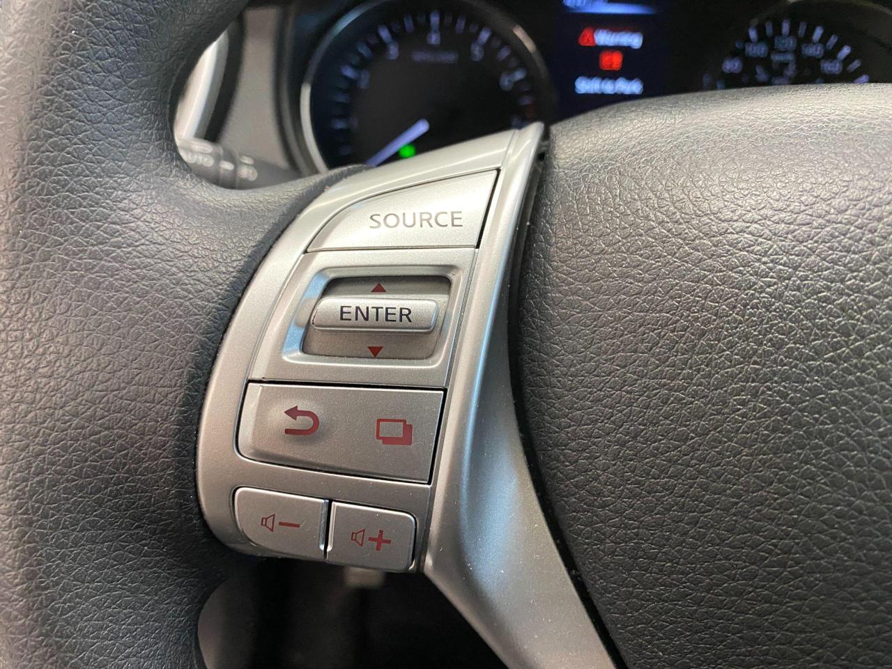 2016 Nissan Rogue SV+Push Start+Camera+Heated Seats+ACCIDENT FREE - Photo #50