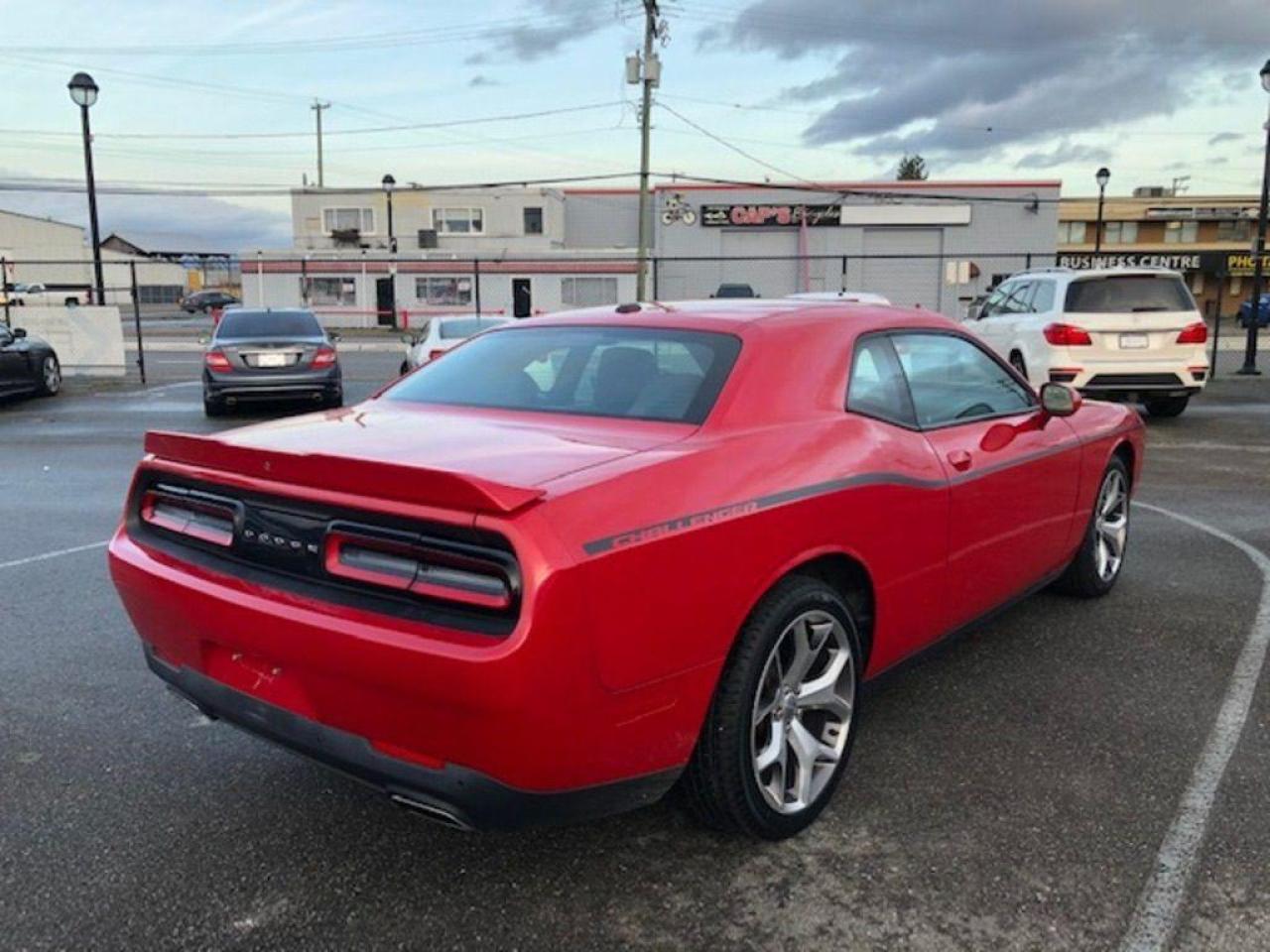 2015 Dodge Challenger SXT Plus - Photo #9