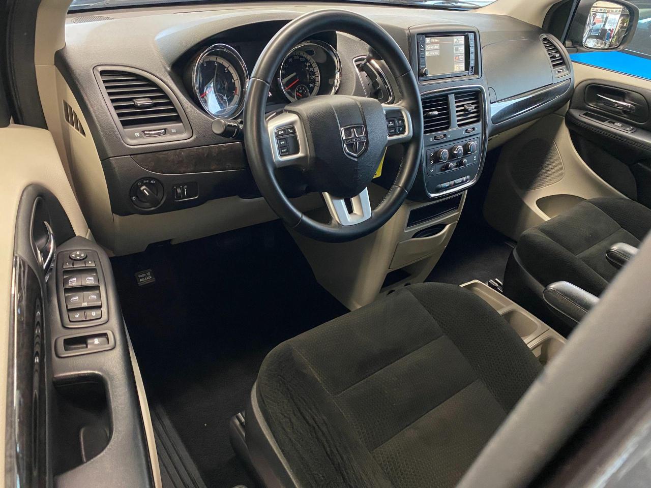 2015 Dodge Grand Caravan SXT+DVD+Camera+New Tires+Brakes+ACCIDENT FREE - Photo #17