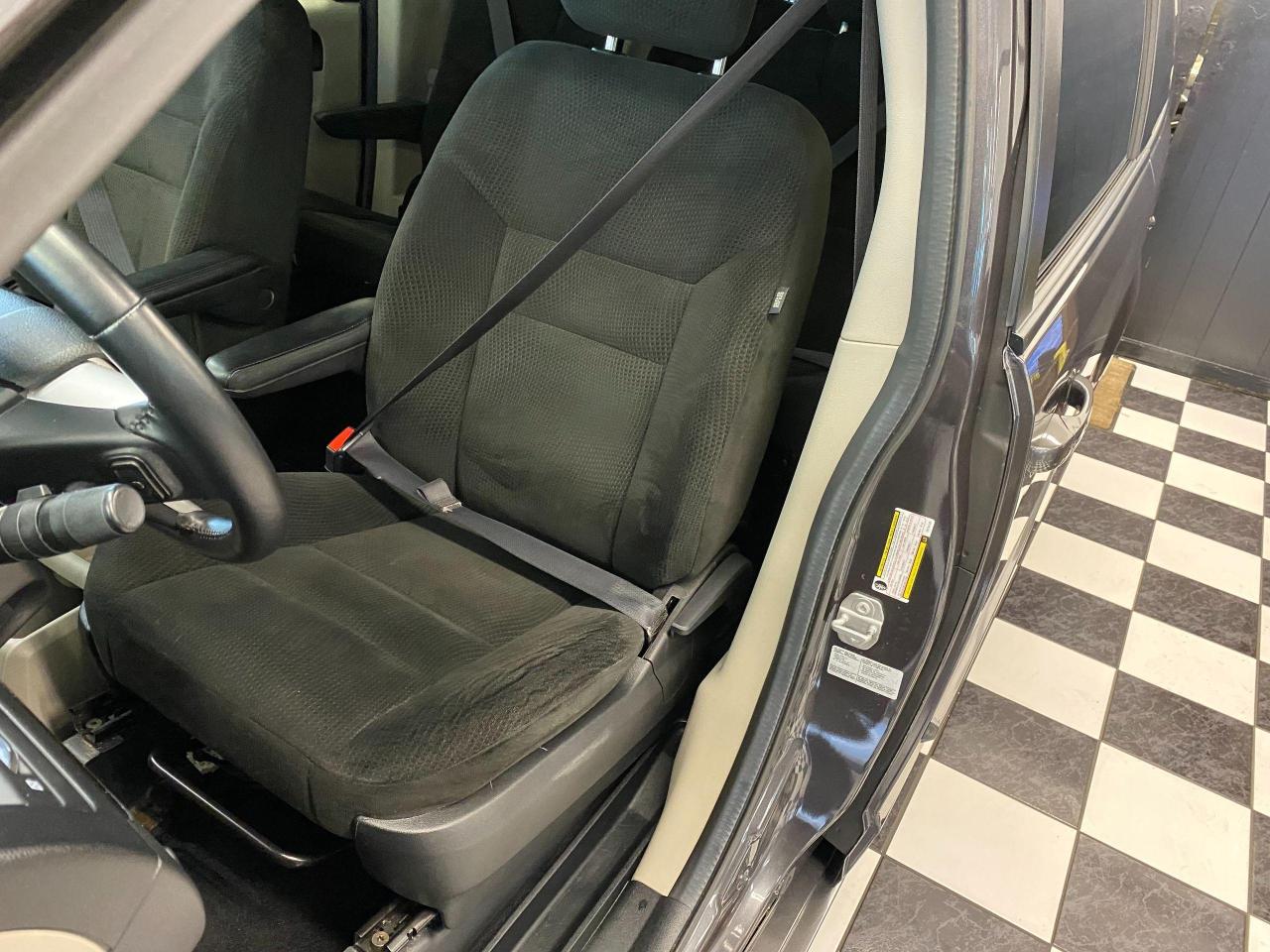 2015 Dodge Grand Caravan SXT+DVD+Camera+New Tires+Brakes+ACCIDENT FREE - Photo #19