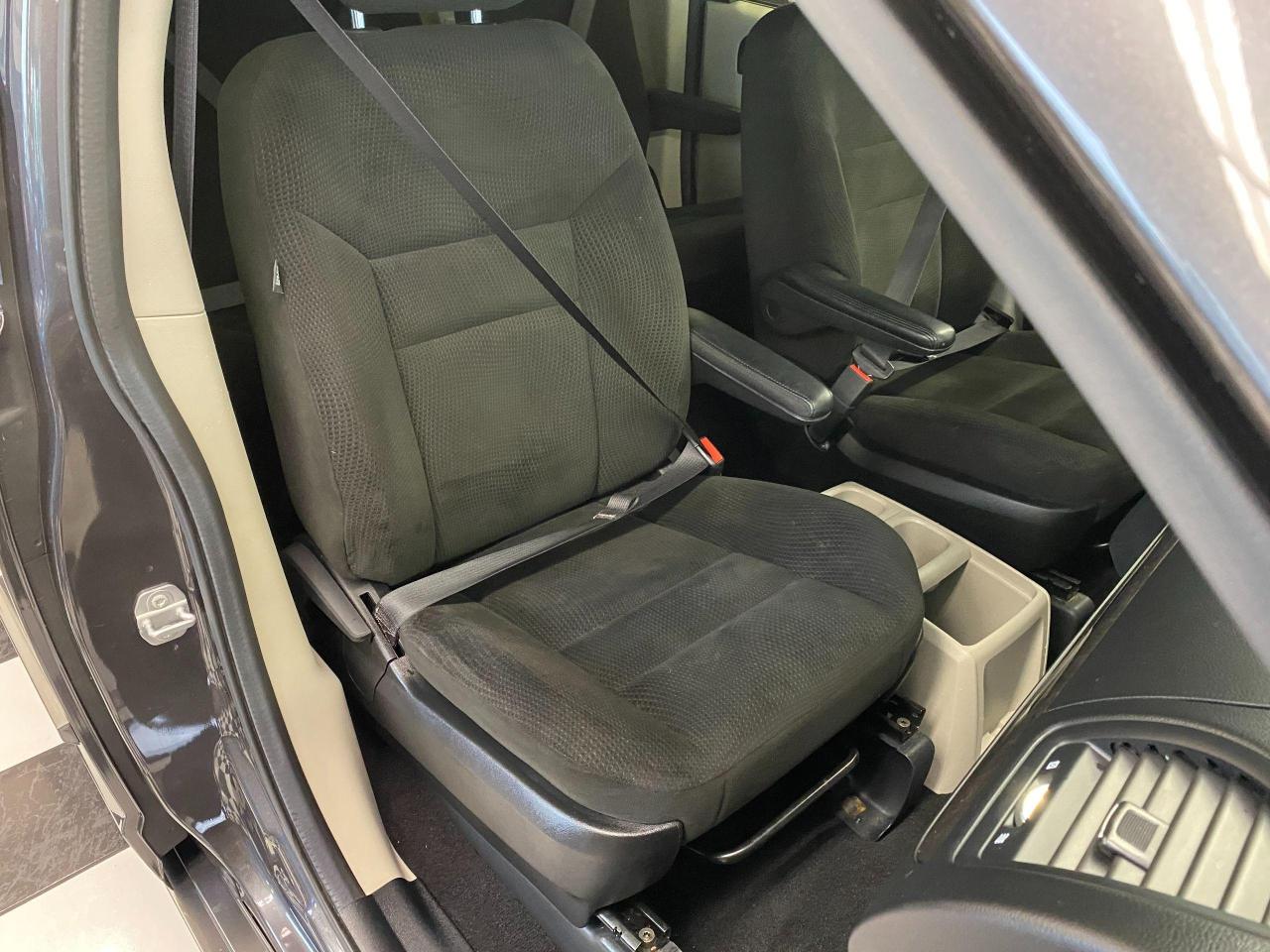 2015 Dodge Grand Caravan SXT+DVD+Camera+New Tires+Brakes+ACCIDENT FREE - Photo #22