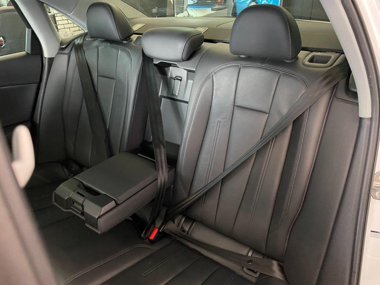 2017 Audi A4 Progressiv AWD+Camera+GPS+ApplePlay+ACCIDENT FREE - Photo #25