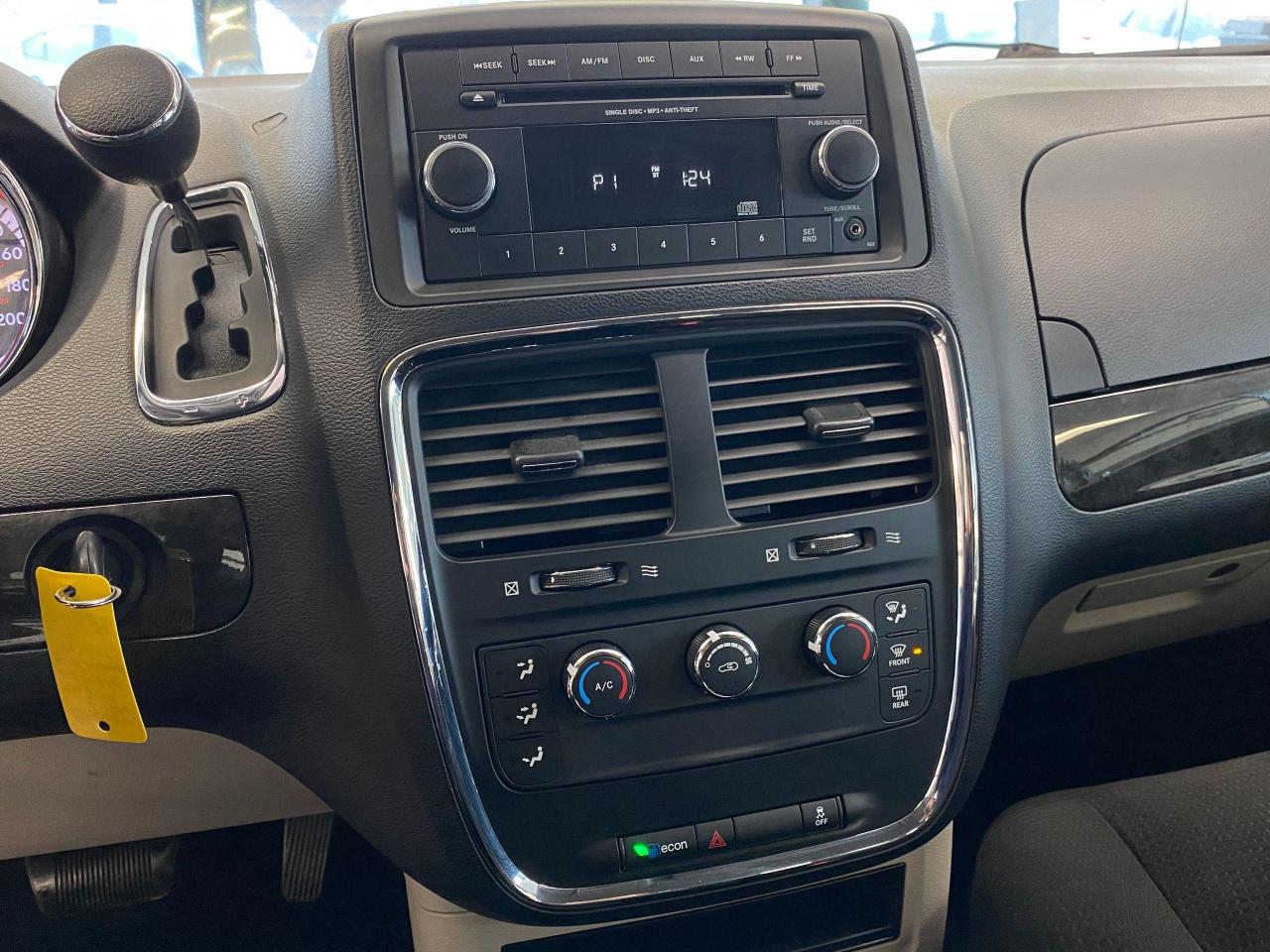 2015 Dodge Grand Caravan Canada Value Package+A/C+STOW & GO+ACCIDENT FREE - Photo #9
