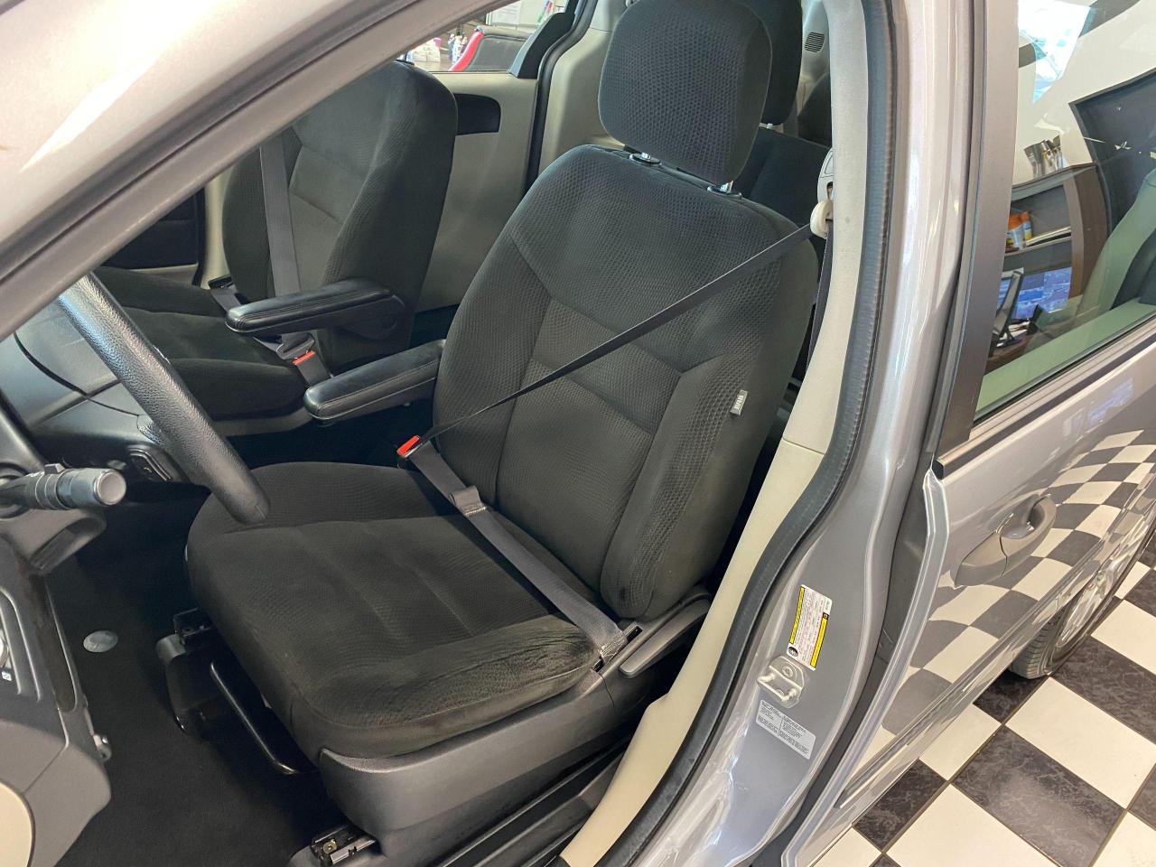 2015 Dodge Grand Caravan Canada Value Package+A/C+STOW & GO+ACCIDENT FREE - Photo #17