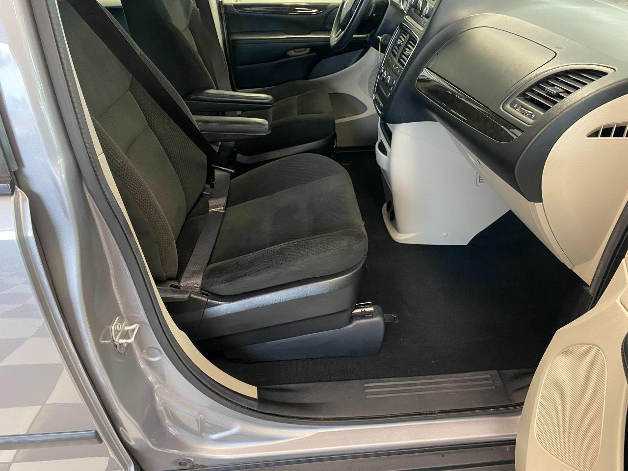 2015 Dodge Grand Caravan Canada Value Package+A/C+STOW & GO+ACCIDENT FREE - Photo #19