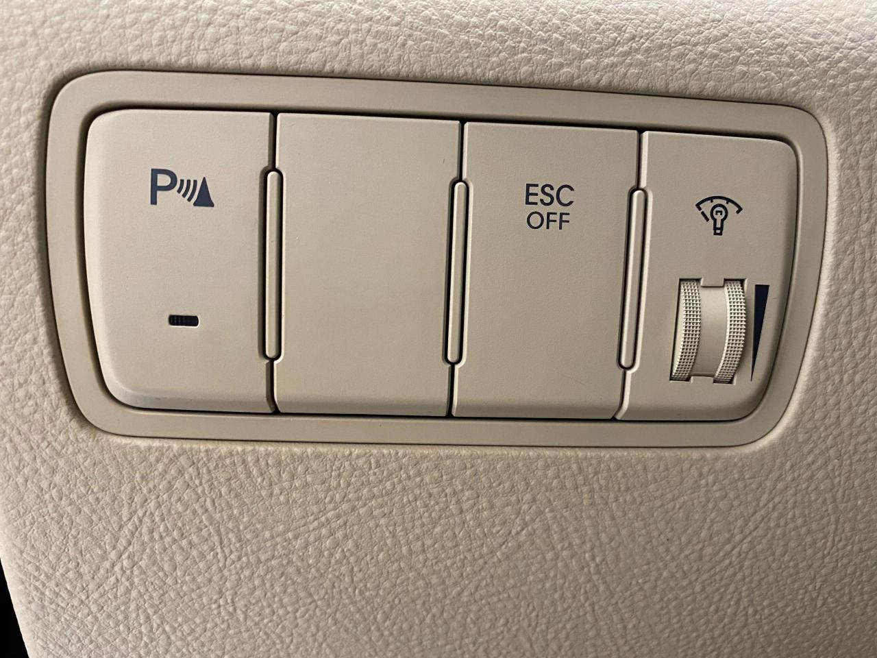 2009 Hyundai Genesis 3.8L V6+Sunroof+Heated Leather+Xenon Lights - Photo #30
