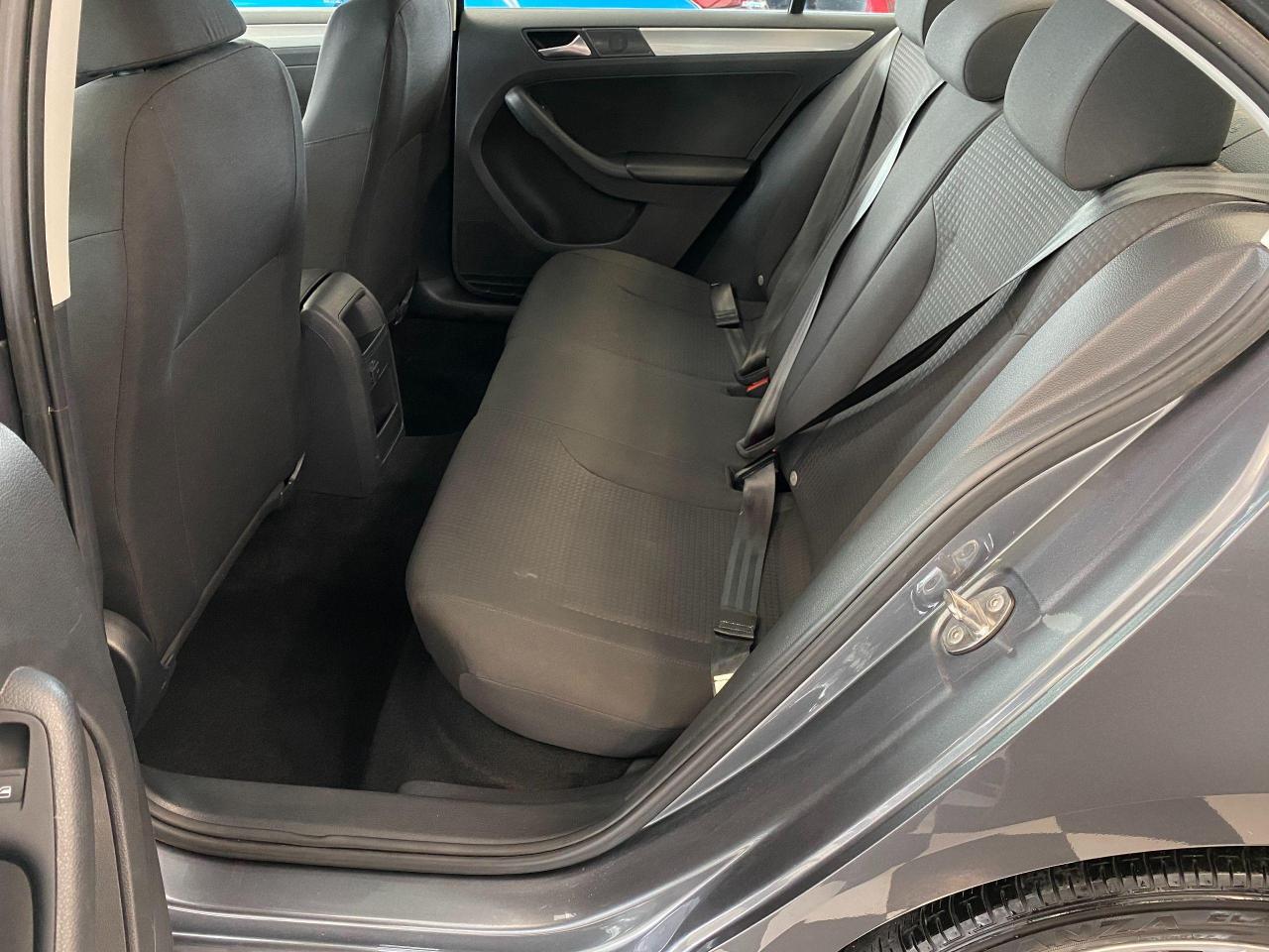 2016 Volkswagen Jetta Trendline+Sunroof+HeatedSeats+Camera+ACCIDENT FREE Photo93