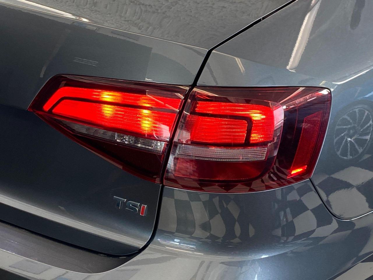 2016 Volkswagen Jetta Trendline+Sunroof+HeatedSeats+Camera+ACCIDENT FREE - Photo #67