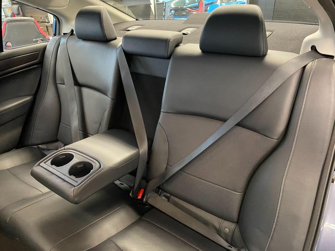 2016 Subaru Legacy 3.6R w/Limited TECH+Eye Sight+AWD+Accident Free - Photo #24