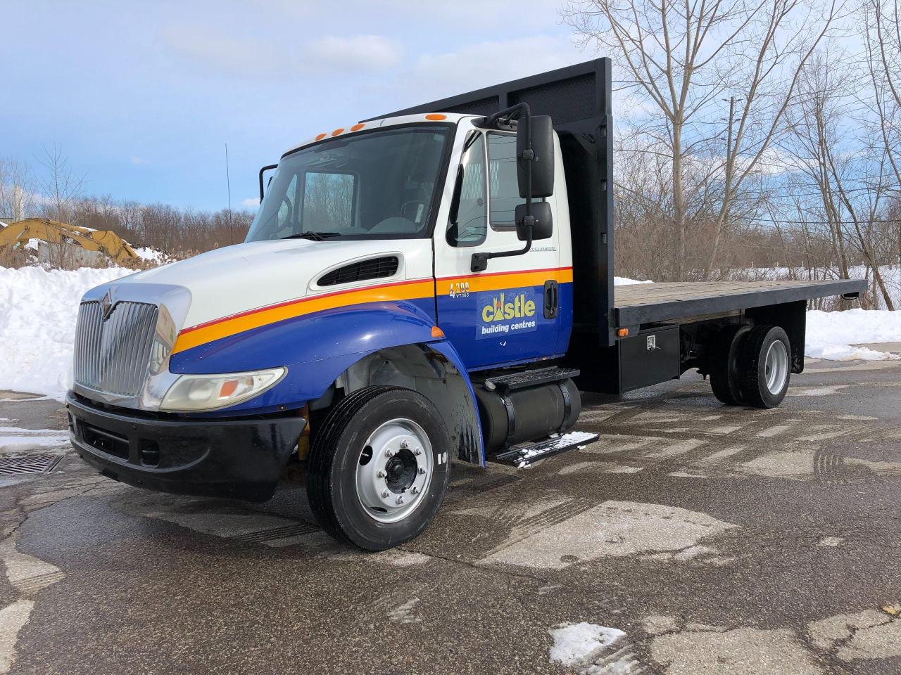 2004 International 4200 FLAT DECK DUMP TRUCK - Photo #1