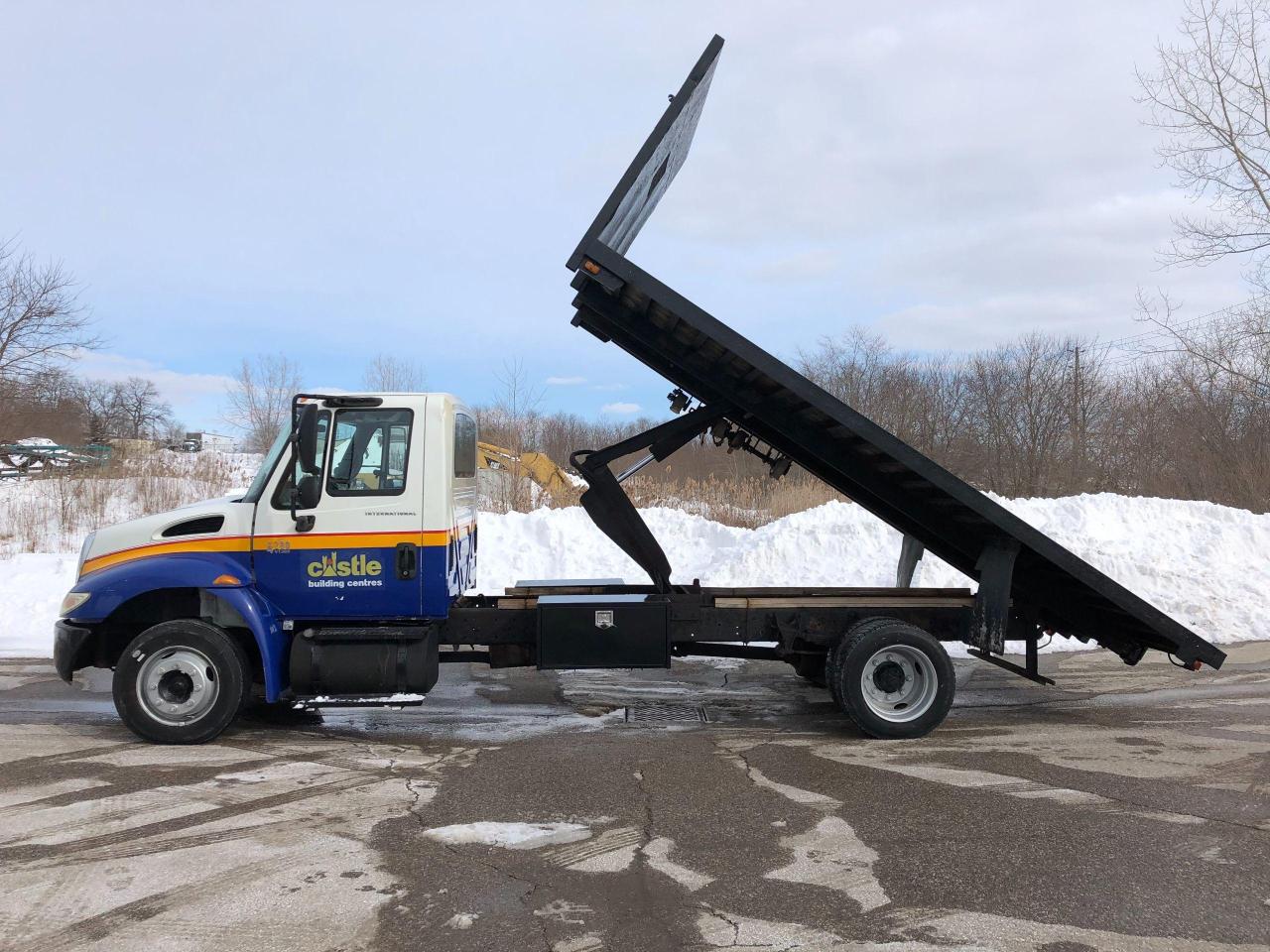 2004 International 4200 FLAT DECK DUMP TRUCK - Photo #14