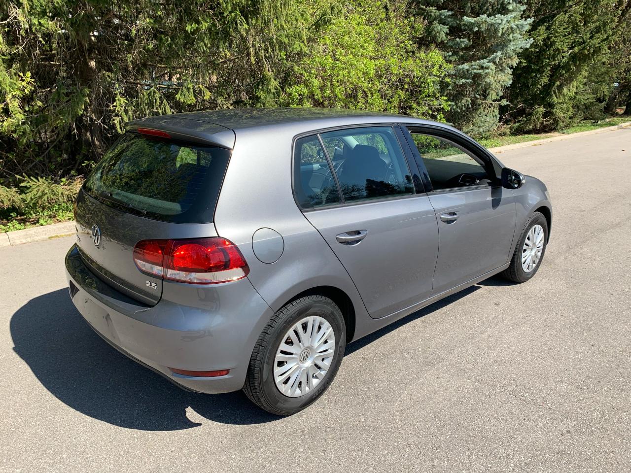 2010 Volkswagen Golf TRENDLINE-ONLY 74,786 KMS!! NEAR PERFECT COND!! Photo3