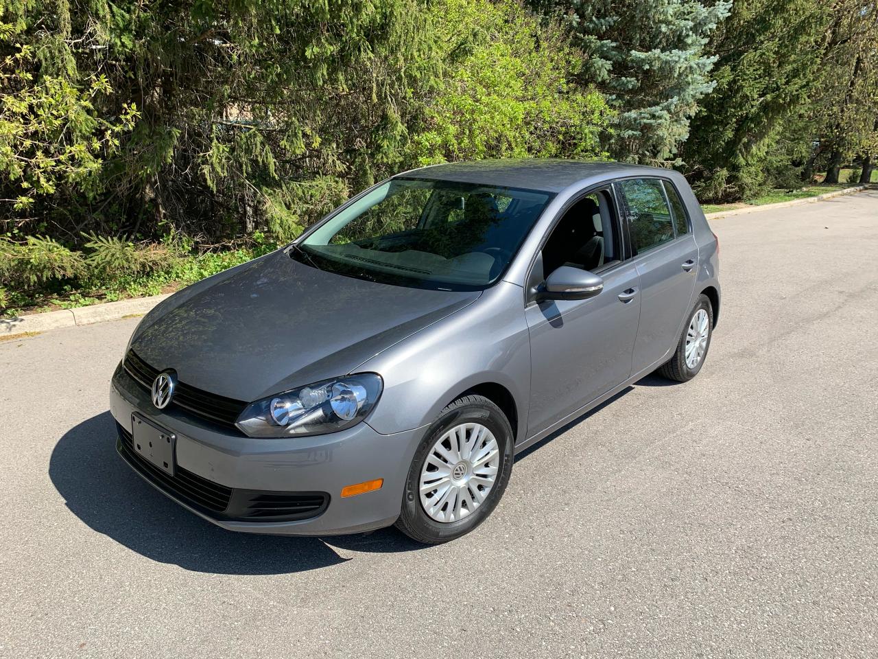 2010 Volkswagen Golf TRENDLINE-ONLY 74,786 KMS!! NEAR PERFECT COND!! - Photo #1