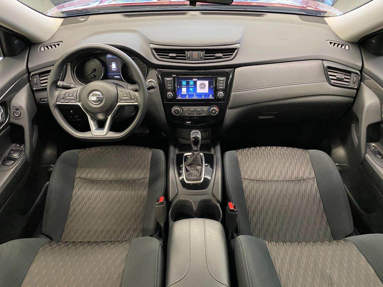 2018 Nissan Rogue SV+SafetyShield+BlindSpot+ApplePlay+ACCIDENT FREE Photo76