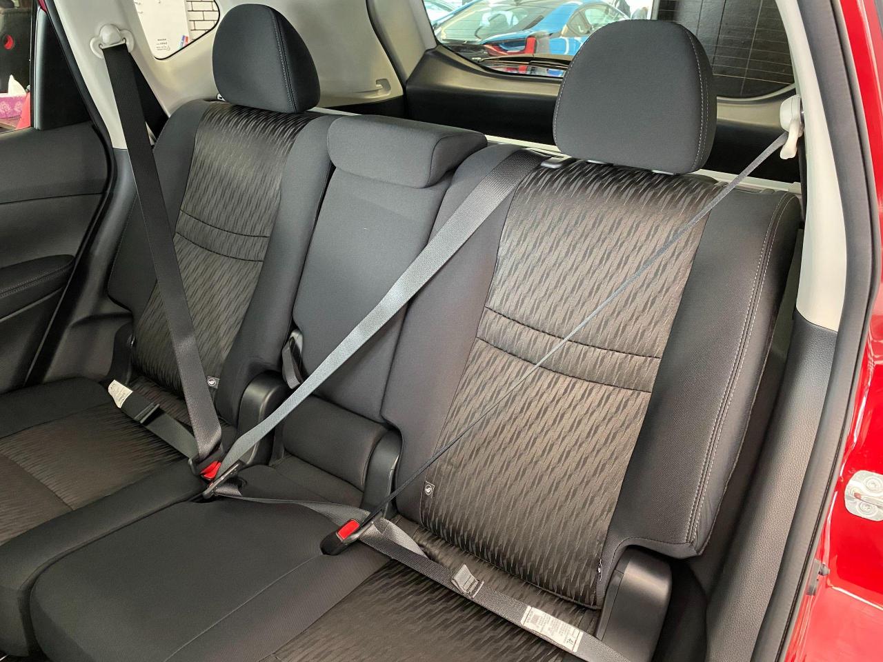 2018 Nissan Rogue SV+SafetyShield+BlindSpot+ApplePlay+ACCIDENT FREE Photo91