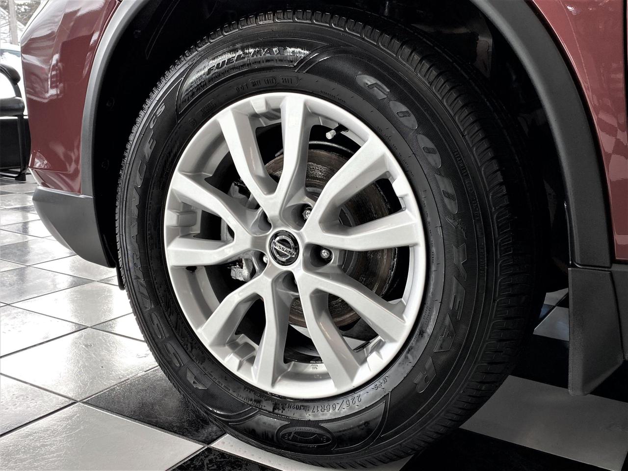 2018 Nissan Rogue SV+SafetyShield+BlindSpot+ApplePlay+ACCIDENT FREE - Photo #56