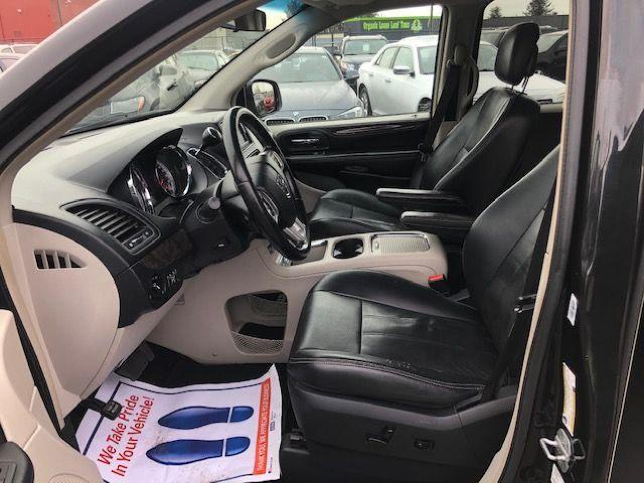 2011 Dodge Grand Caravan Crew Plus - Photo #10