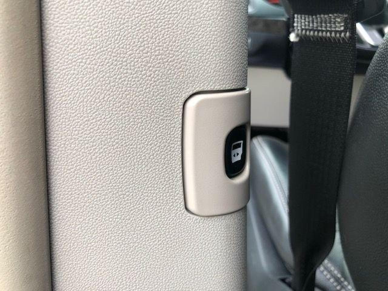 2011 Dodge Grand Caravan Crew Plus - Photo #14