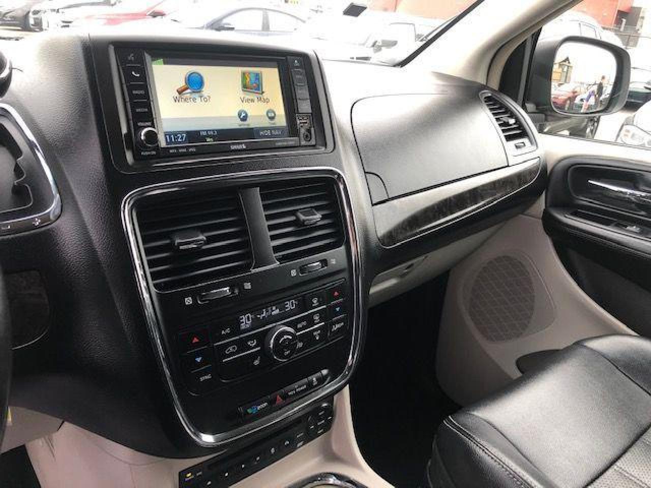 2011 Dodge Grand Caravan Crew Plus - Photo #19