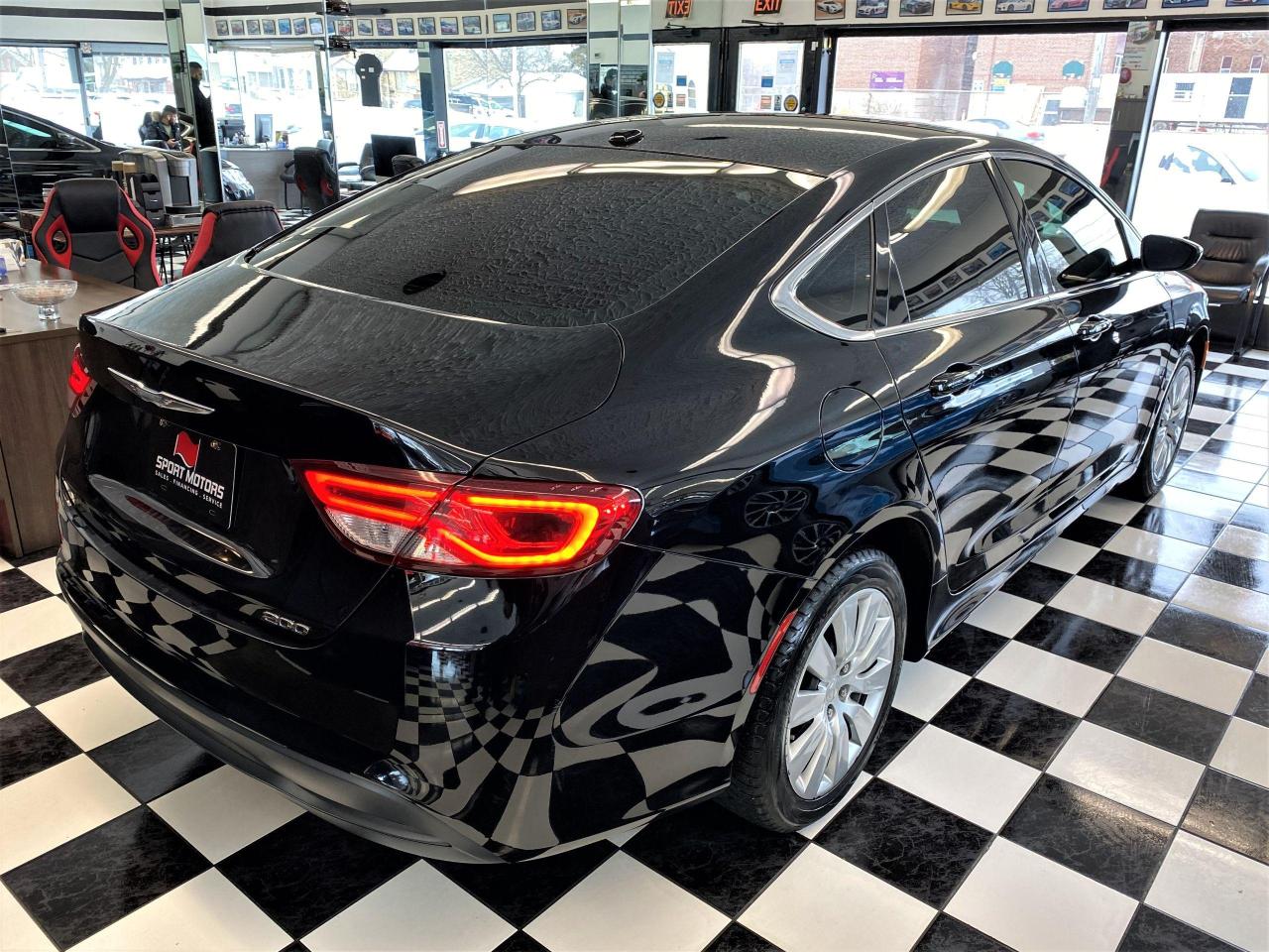 2016 Chrysler 200 LX+Tinted+New Brakes+TUXMATs+ACCIDENT FREE - Photo #4