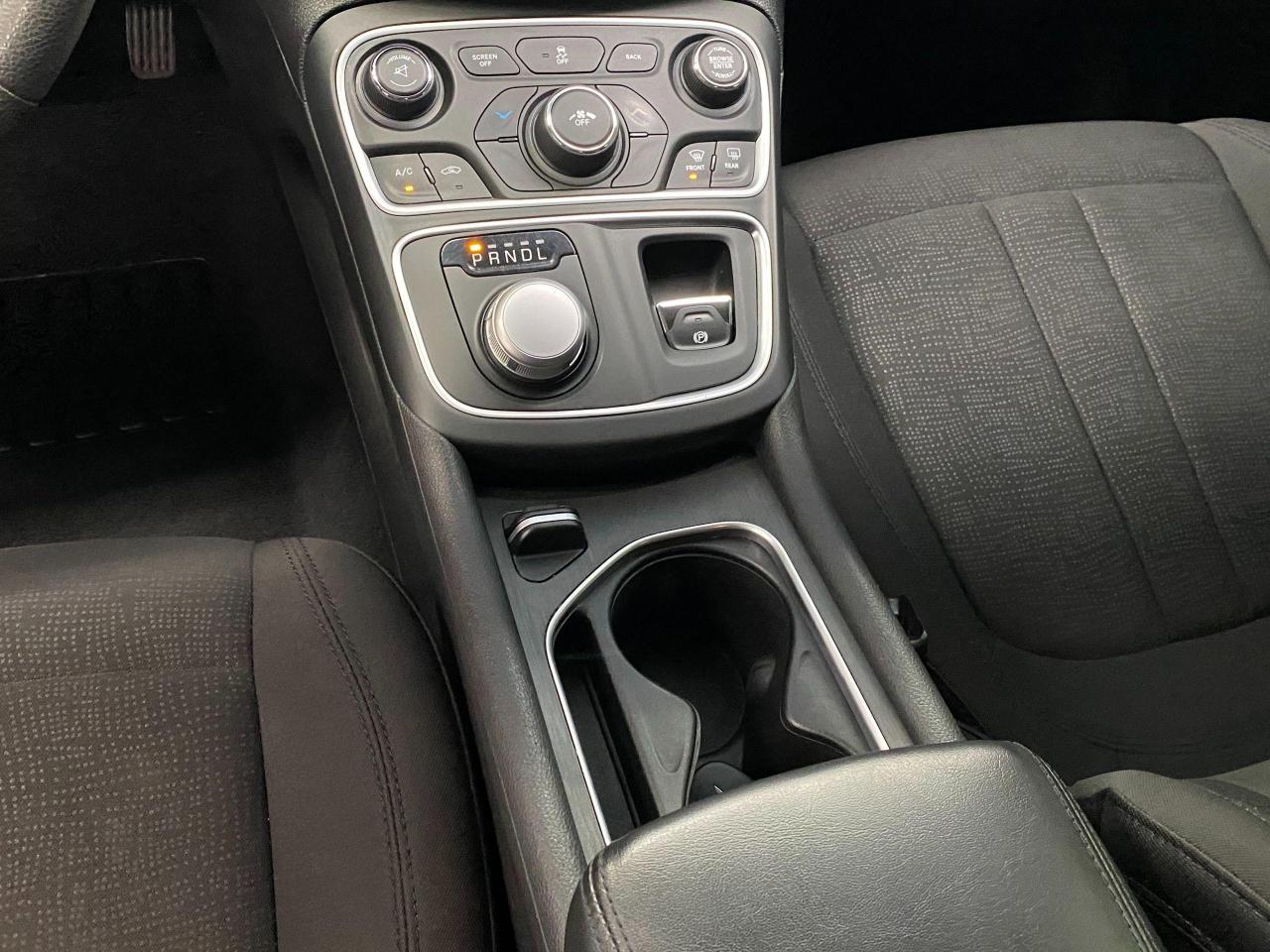 2016 Chrysler 200 LX+Tinted+New Brakes+TUXMATs+ACCIDENT FREE - Photo #10
