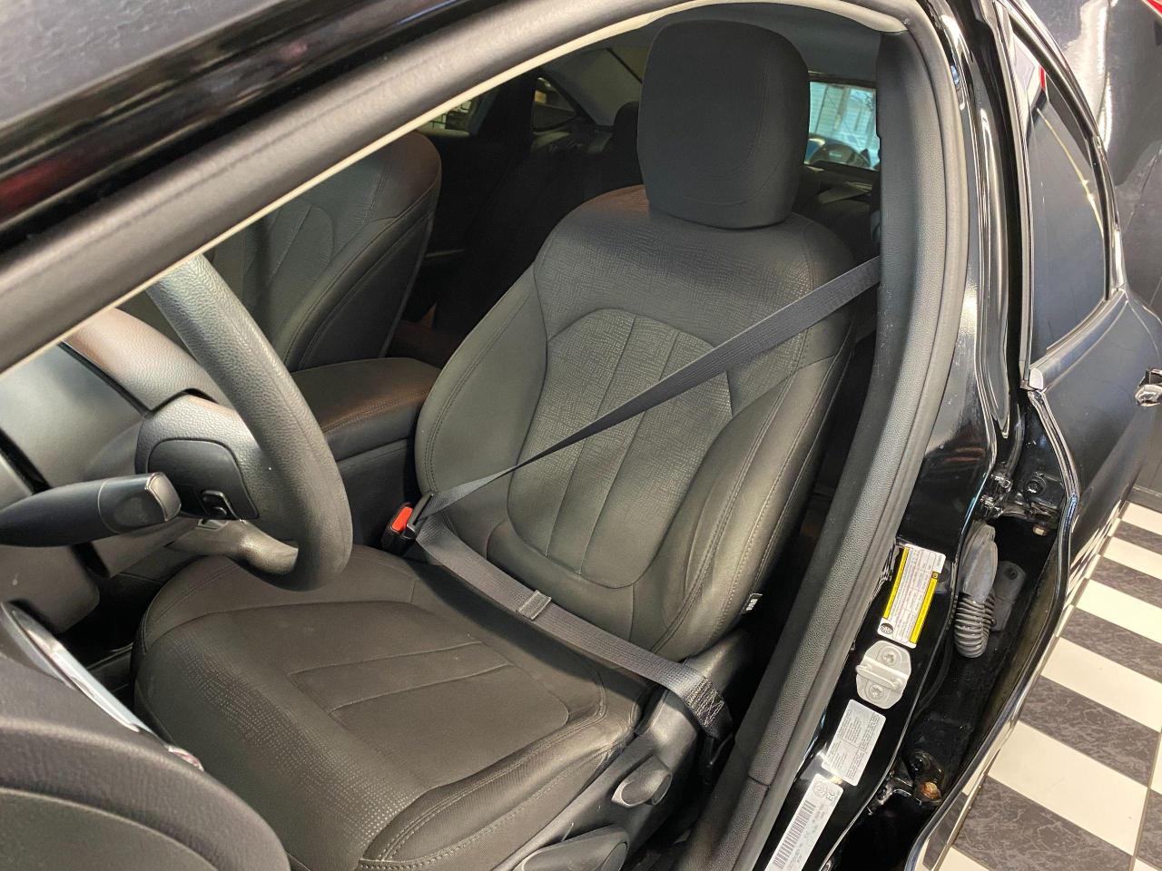 2016 Chrysler 200 LX+Tinted+New Brakes+TUXMATs+ACCIDENT FREE - Photo #17
