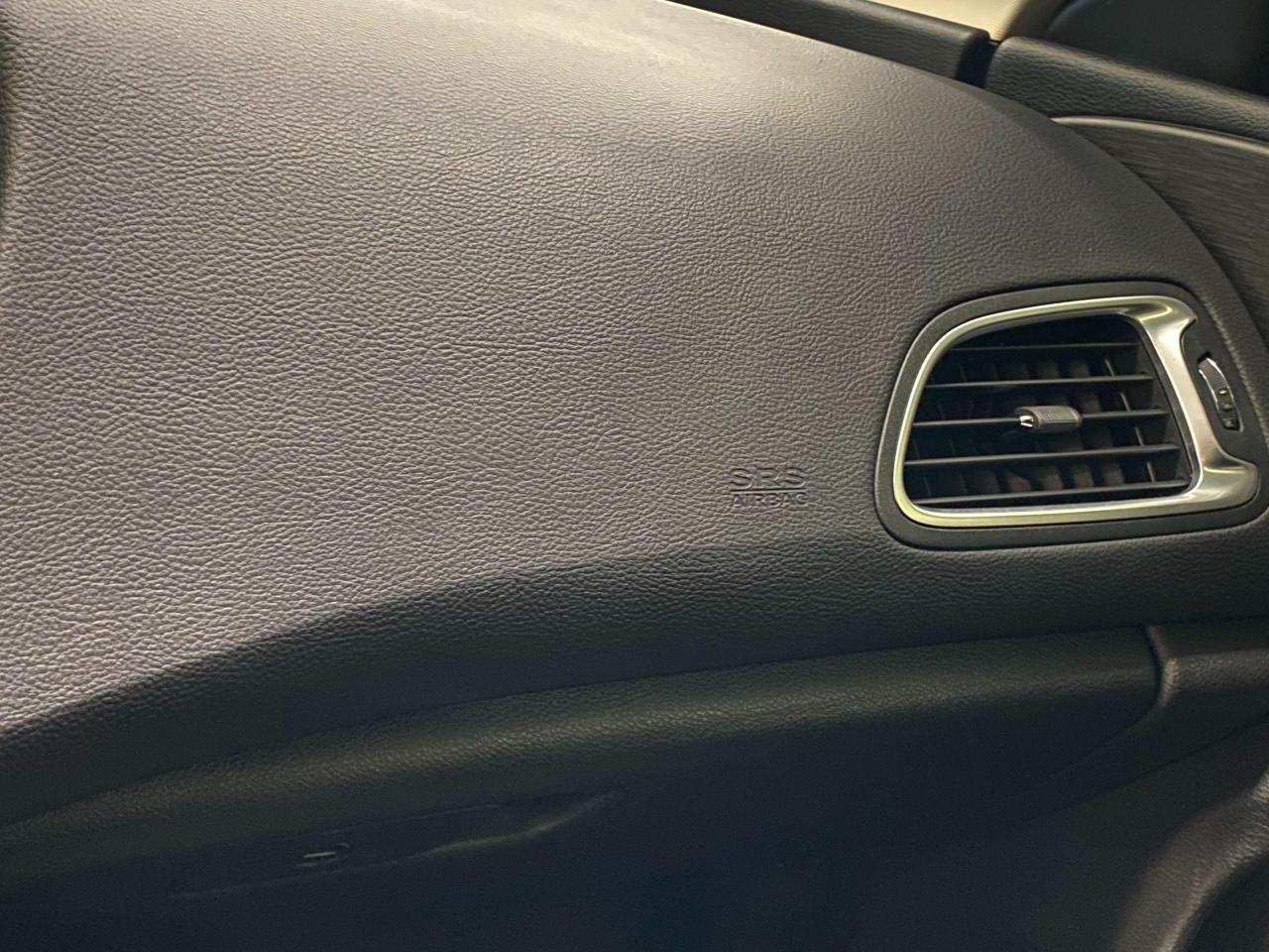 2016 Chrysler 200 LX+Tinted+New Brakes+TUXMATs+ACCIDENT FREE - Photo #46