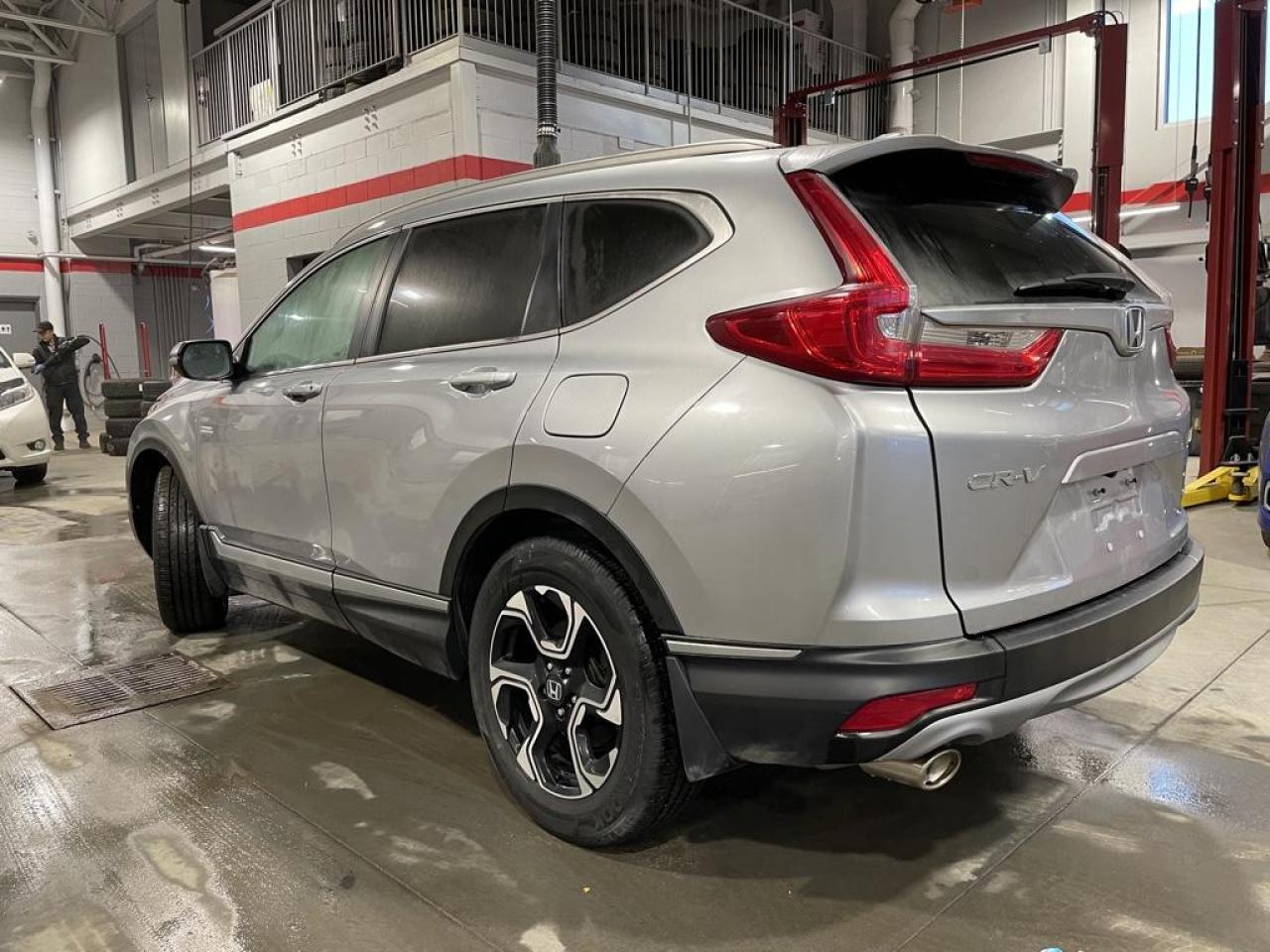 2019 Honda CR-V Touring Photo