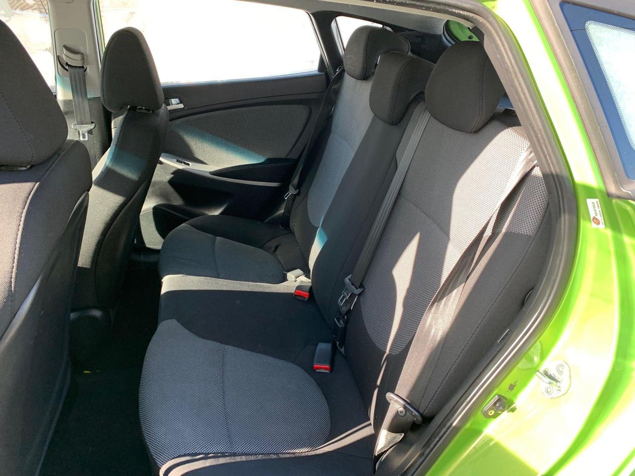 2012 Hyundai Accent  Photo
