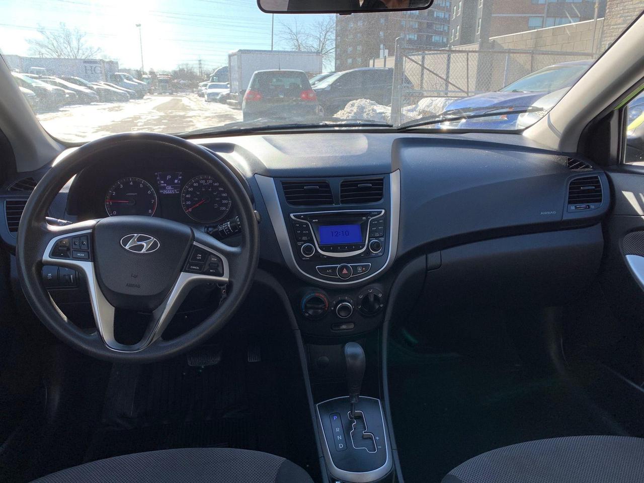 2012 Hyundai Accent  - Photo #15