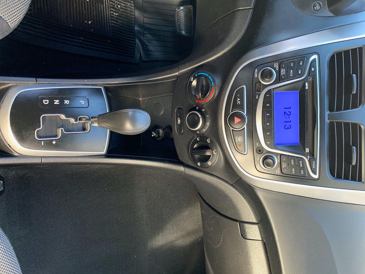 2012 Hyundai Accent  Photo