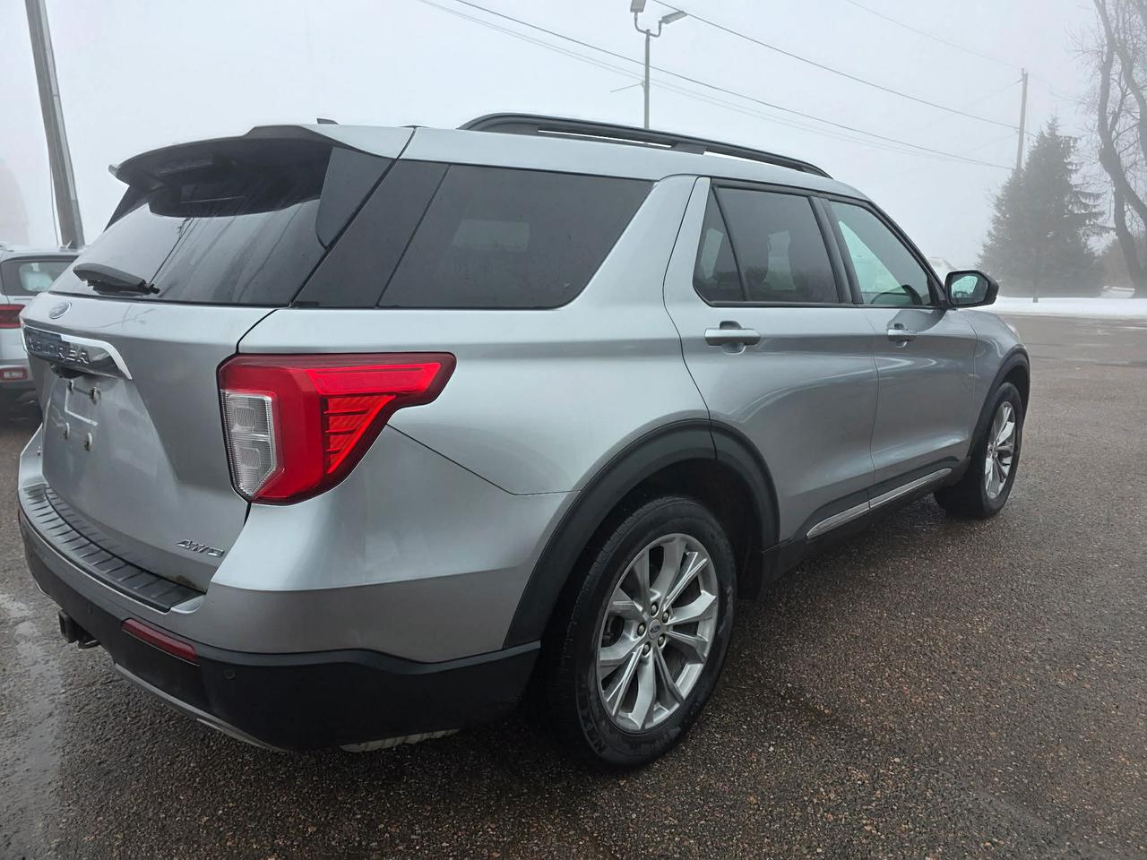 2021 Ford Explorer XLT Photo3