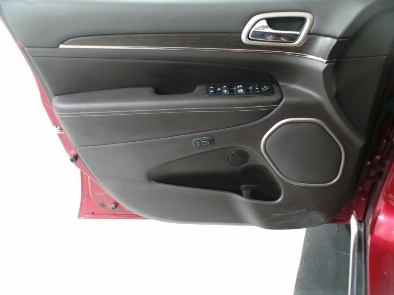 2014 Jeep Grand Cherokee Summit Eco Diesel - Photo #8