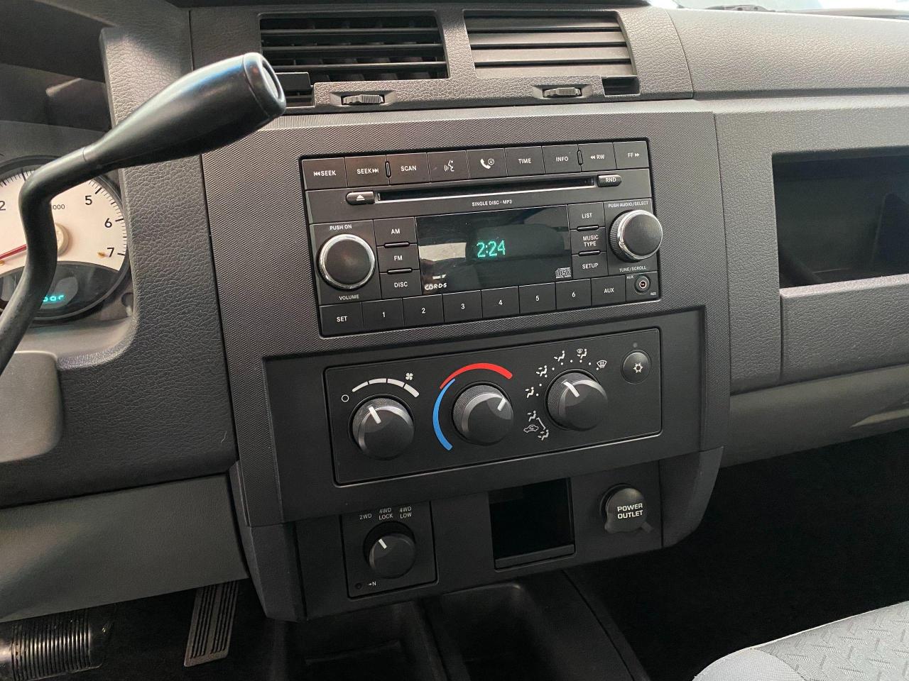 2008 Dodge Dakota SXT 4.7L V8 4x4+New Brakes+ACCIDENT FREE - Photo #11