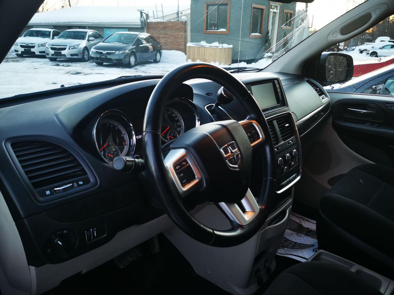 2012 Dodge Grand Caravan SXT - Photo #3