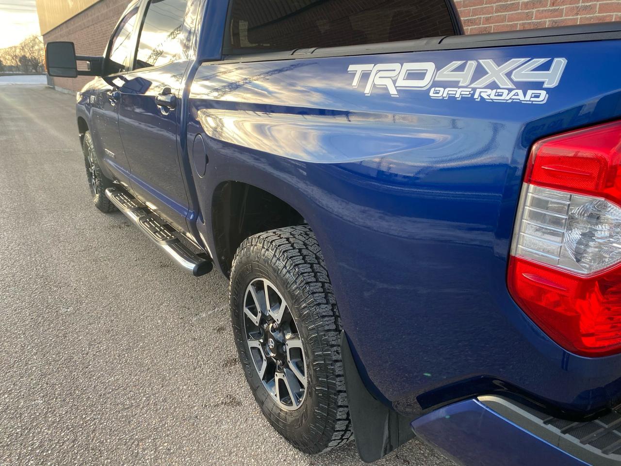 2015 Toyota Tundra SR5 Photo4