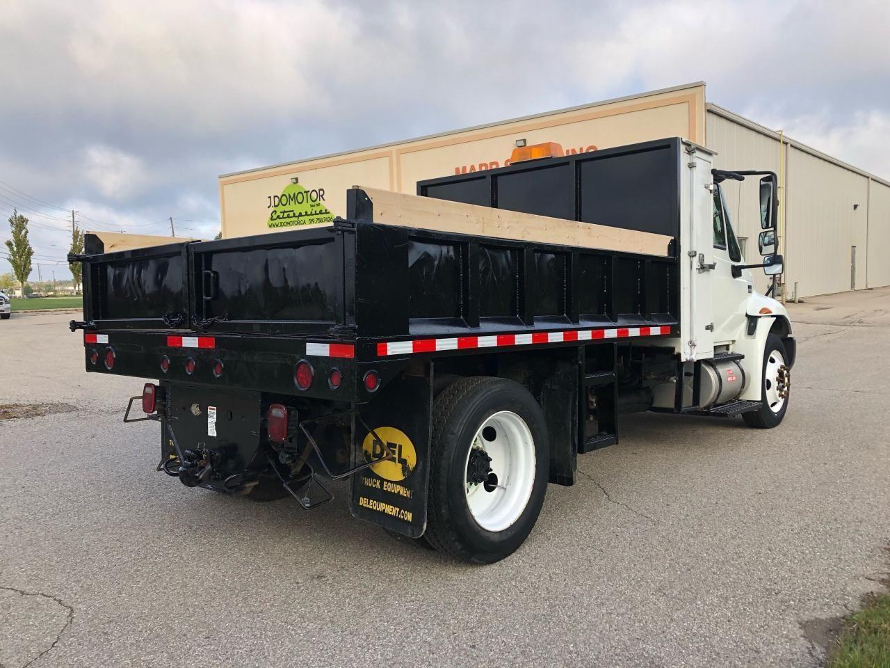 2013 International 4300 HYDRAULIC BRAKE DUMP TRUCK - Photo #6