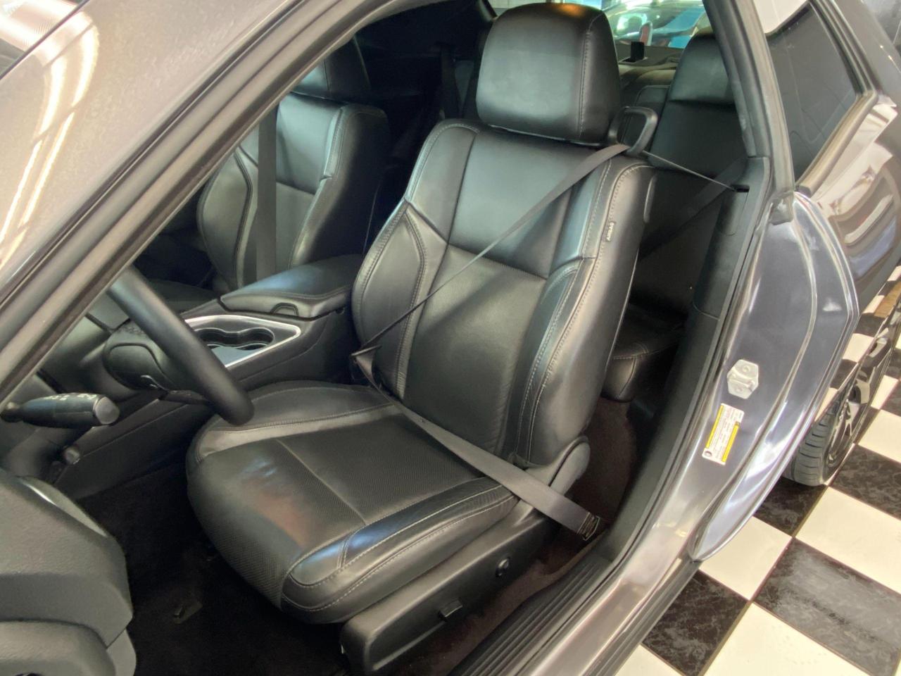 2018 Dodge Challenger SXT Plus+CooledLeather+Roof+NewTires+ACCIDENT FREE - Photo #19