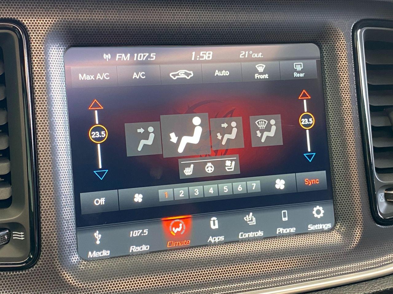 2018 Dodge Challenger SXT Plus+CooledLeather+Roof+NewTires+ACCIDENT FREE - Photo #29