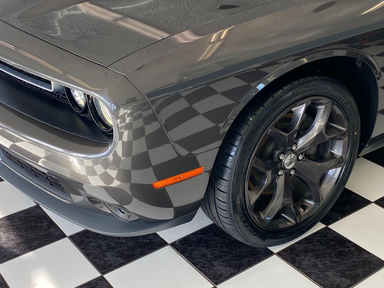 2018 Dodge Challenger SXT Plus+CooledLeather+Roof+NewTires+ACCIDENT FREE - Photo #38