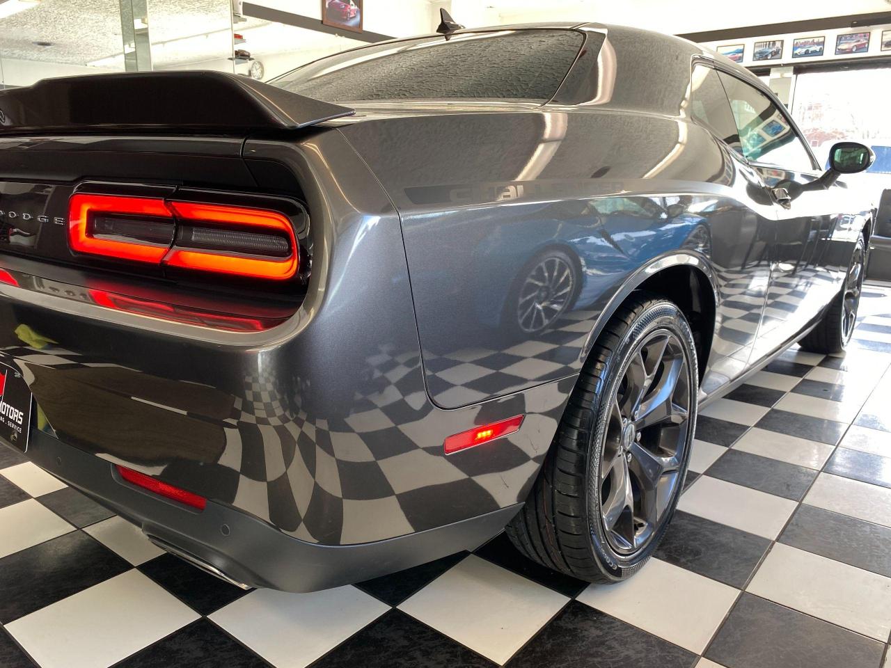 2018 Dodge Challenger SXT Plus+CooledLeather+Roof+NewTires+ACCIDENT FREE - Photo #40