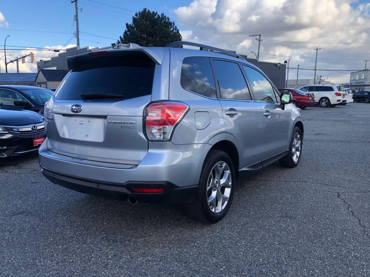 2017 Subaru Forester i Limited w/Tech Pkg - Photo #6